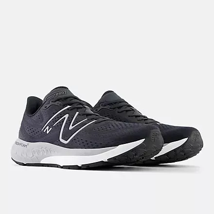 Men's New Balance 880 V13 running shoes.