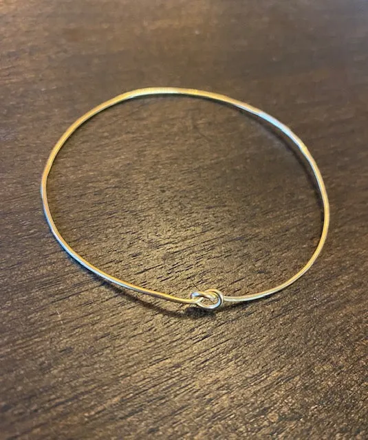 Single Knot Bangle